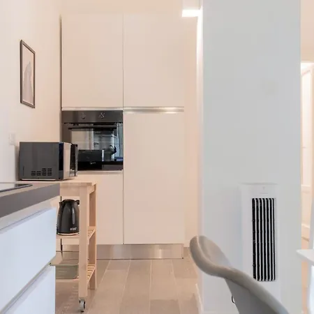 Duomo-navigli Charming And Modern With Fast Wifi Appartement *