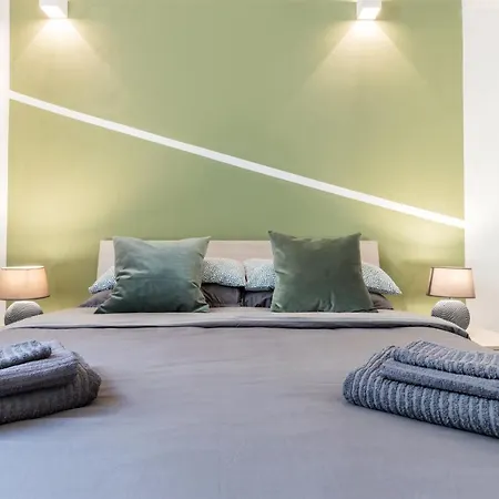 Appartement Duomo-navigli Charming And Modern With Fast Wifi Milaan